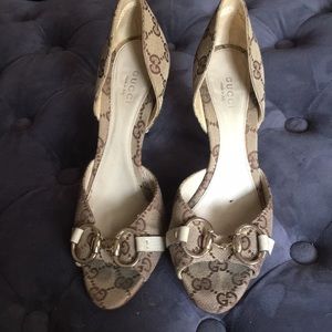 Used Gucci monogram heels 6B